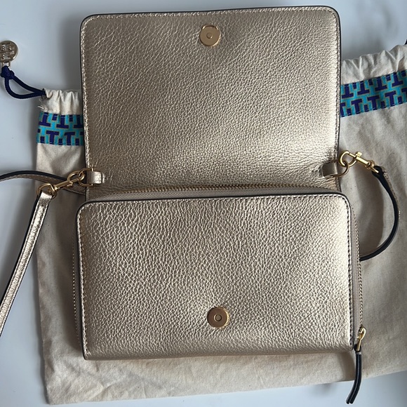 Tory Burch McGraw Metallic Flat Wallet Crossbody with Tory Burch Dust Bag - Picture 9 of 11